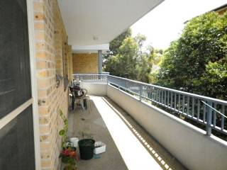 View profile: Quality Unit - Minutes walk to Station & Shops!