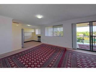 View profile: Huge Modern Unit- Two Bathrooms!