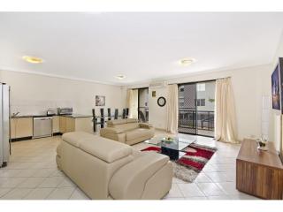 View profile: 3 Bedrooms! Two Bathrooms! Minutes walk to station!
