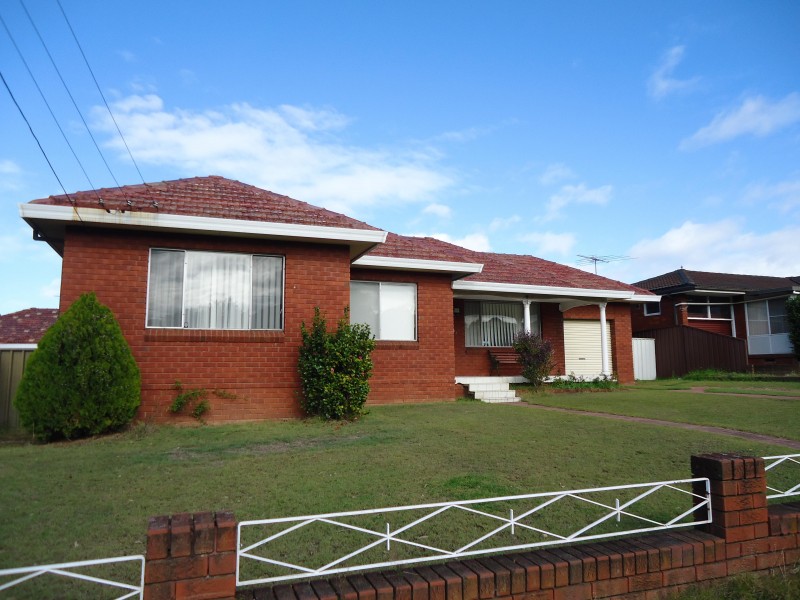 Air Conditioning, Polished Timber Floors & Huge Built in Robes