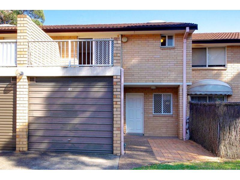 3 Bedrooms! 2 Bathrooms!