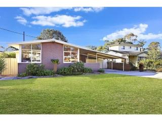 View profile: Resort Style Living in Quiet Location!! 3 Bedroom Brick Home!!