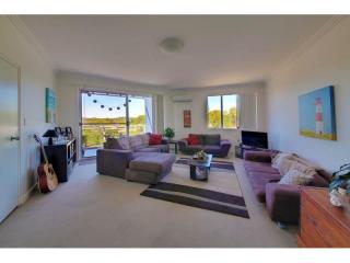 View profile: Ultra Modern Unit 
