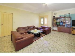 View profile: Rare 4 Bedroom Townhouse!