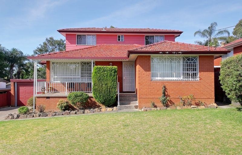 Massive 5 bedroom home- Close to Schools & transport