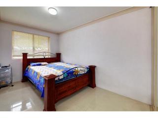 View profile: Quality 3 bedroom townhouse with pool & tennis court