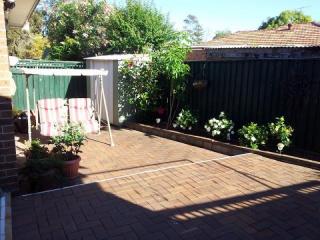 View profile: 3 Bedrooms - Stroll to Station!