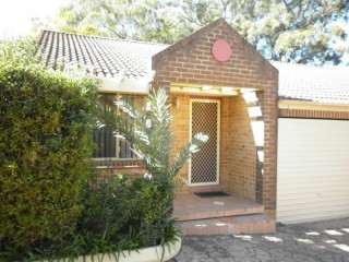 View profile: Quality 3 Bedroom Villa- Walk to Station!