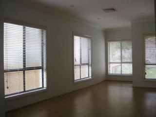 View profile: Luxurious Family Home Close to Station! 