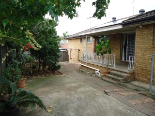 View profile: Sparkling Pool, Ducted Air Conditioning, Timber Floorboards