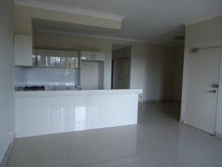 View profile: Ensuite Bathroom Plus 3 Balconies!