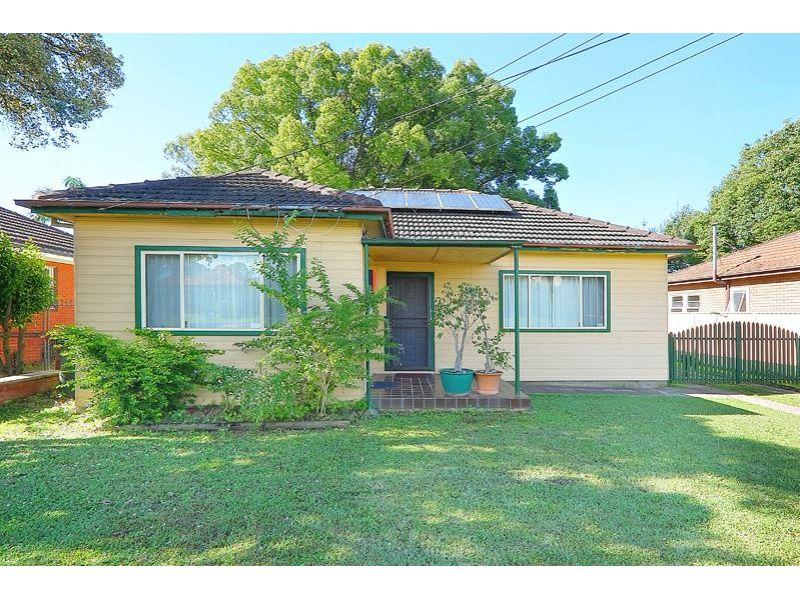 Large Block! Stroll to Station & Westmead