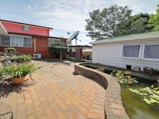 View profile: Massive 5 bedroom home- Close to Schools & transport