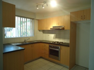 View profile: 3 Minutes to Shops & Station!