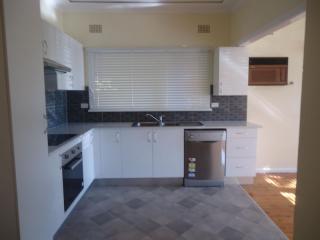 View profile: 3 Bedrooms, 2 Toilets, Air Conditioned! Quiet Location!