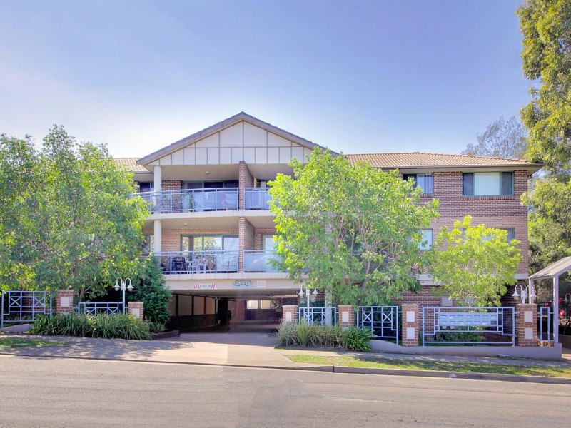 2 Bed 2 Bath Next to Station!