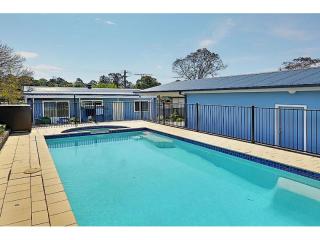 View profile: Superbly Renovated Plus Pool!