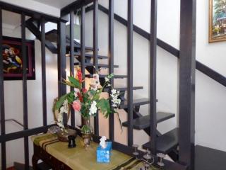 View profile: Walk to Station! 3 Bedrooms!
