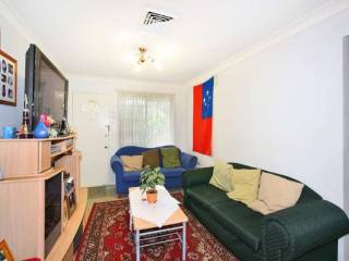 View profile: 3 Bedrooms - Stroll to Station!
