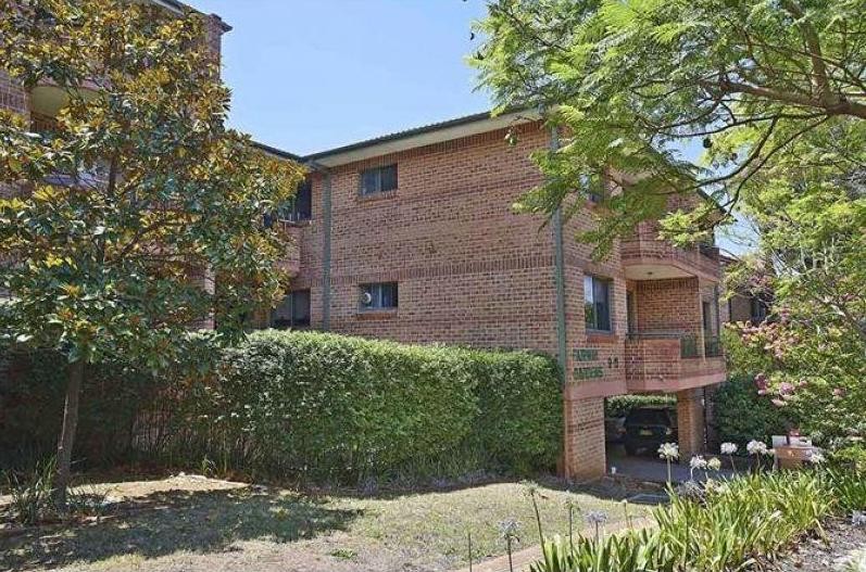 Walk to Westmead Station & Primary School