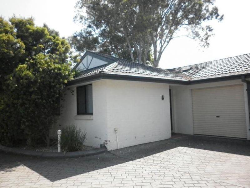So Close to Station & Shopping Centre! 