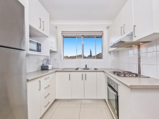 View profile: Just Like New- Walk to Station!