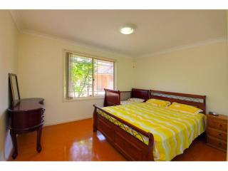 View profile: 3 Bedrooms! Walk to Station!