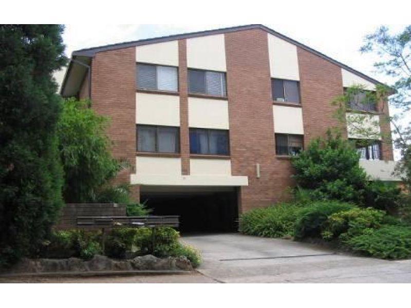 Outstanding Location! Walk to Station & Hospitals!