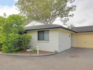 View profile: Freshly Painted Villa ! Outstanding Location - Walk to Station!