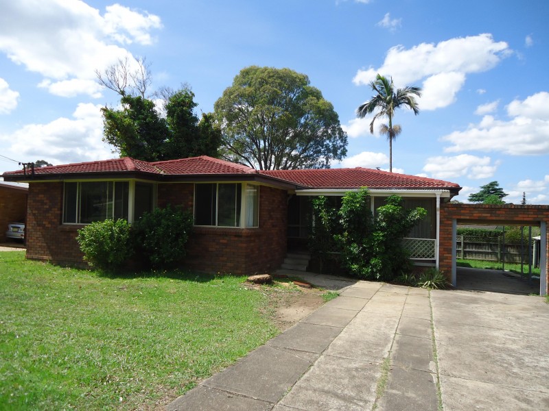 4 Bedrooms! 2 Toilets! Gas Cooking!