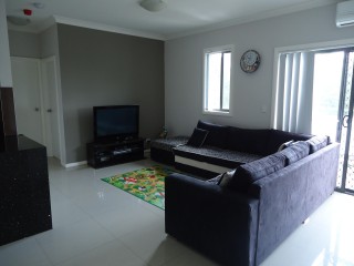 View profile: Three Bedroom Unit in Outstanding Location!