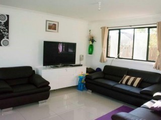 View profile: Modern Granny Flat! 10 Minutes' Walk to Station!