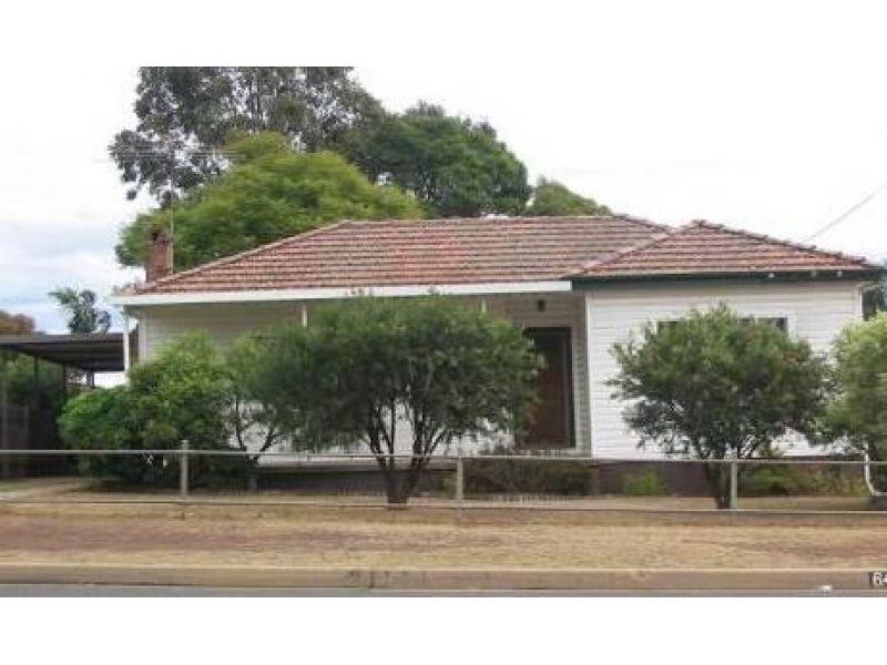 Convenience in a Superb Location! 