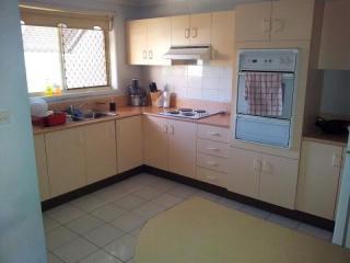 View profile: 3 Bedrooms - Stroll to Station!