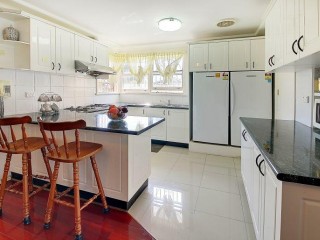 View profile: Massive 5 bedroom home- Close to Schools & transport