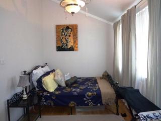 View profile: Walk to Station! 3 Bedrooms!