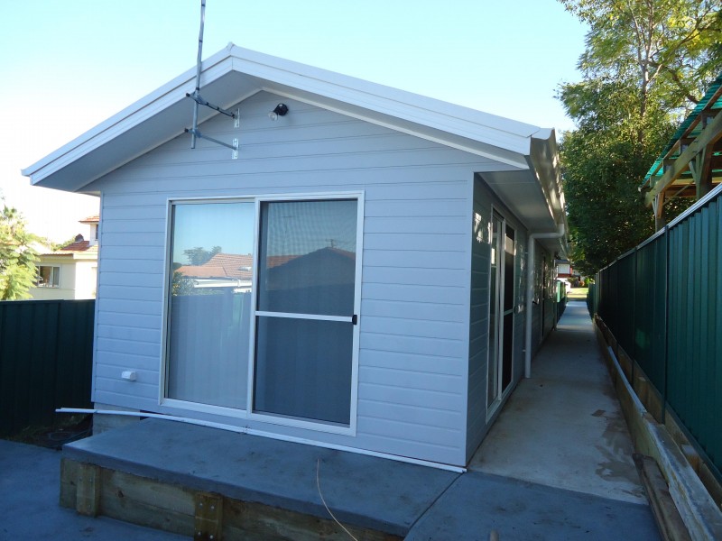 Air Conditioning & Tiled Throughout