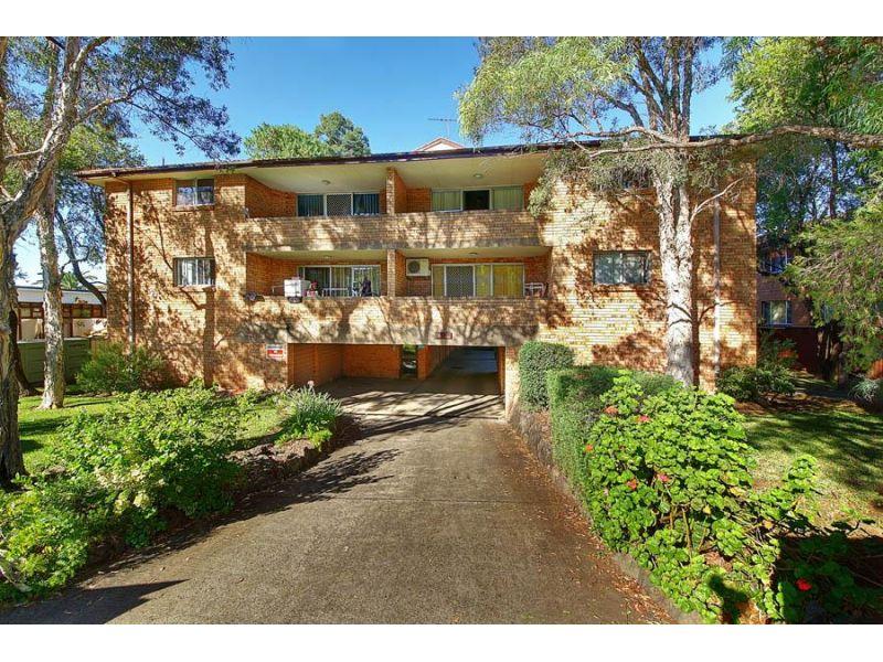 2 Bedroom unit in ultra convenient location!