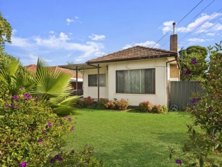 View profile: Absolutely Spotless Family Home!