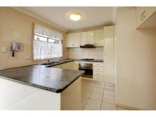 View profile: 5 minutes to Station!