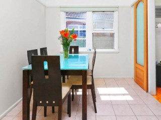 View profile: Easy Stroll to Station & Shopping Centre