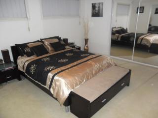 View profile: Immaculate Townhouse!!