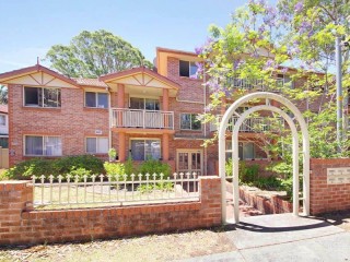 View profile: Two Minutes to Station & Shops!