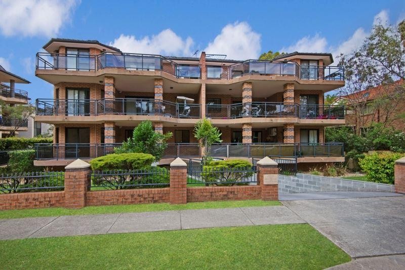 LARGE UNIT WITH LOVELY PRIVATE OUTLOOK AND SPOTLESS PRESENTATION