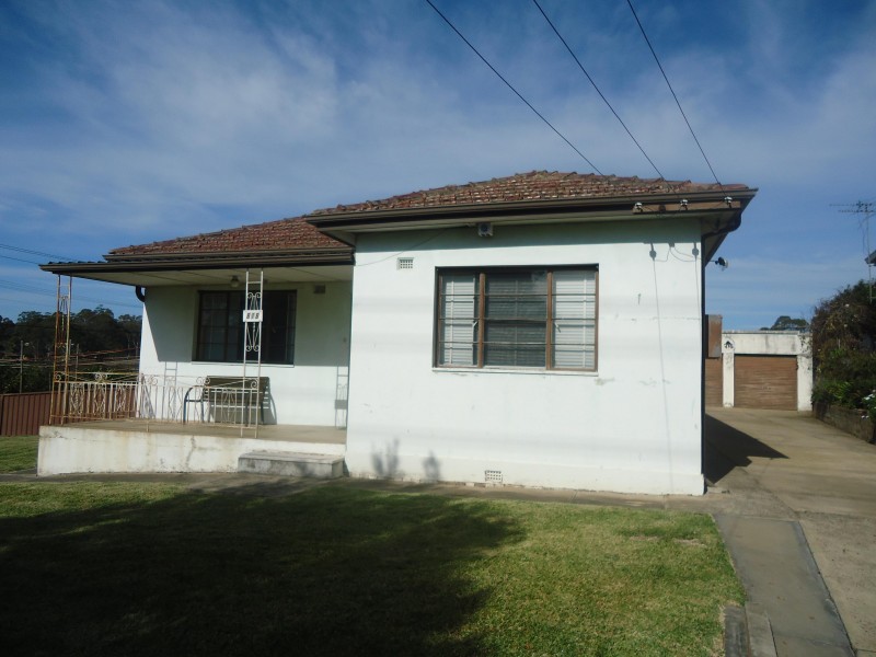 LAWNS & GARDEN MAINTAINED BY OWNER.  Double Lock up Garage