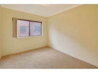 View profile: 3 Bedroom Unit- Walk to Station!
