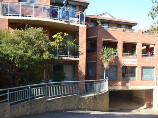 View profile: Walk to Station with large balcony!