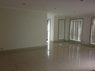View profile: 4 Bedrooms, 2 Bathroom & Gas Cooking!
