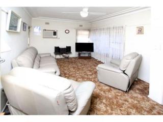 View profile: Well Presented Home!!!