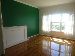 View profile: Fully Renovated! Walk to Station & Shops!
